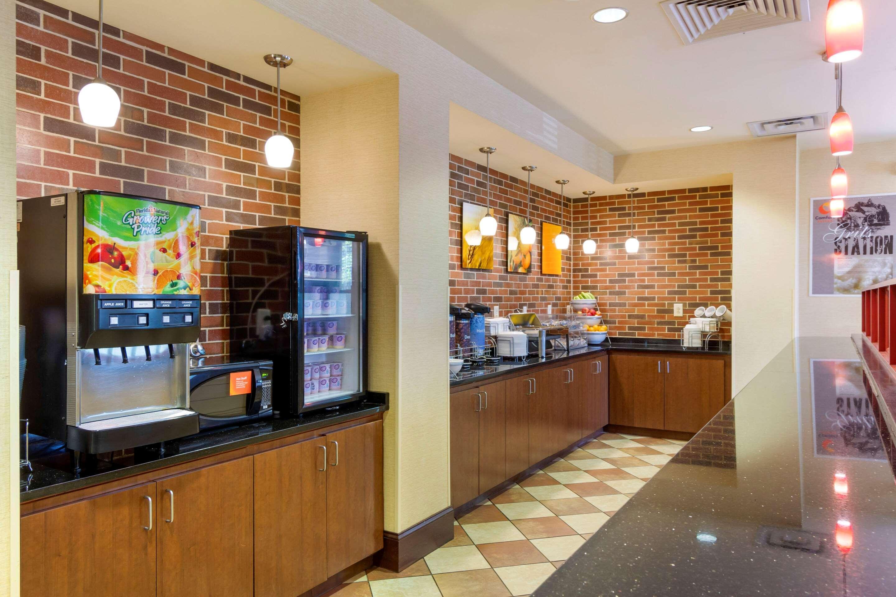 Comfort Suites Charleston West Ashley Ngoại thất bức ảnh